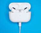 Los AirPods Pro personalizados se podrán pedir antes de que Apple elimine Lightning en favor de USB Type-C. (Fuente de la imagen: John Smit)