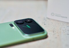 El Xiaomi 17 Pro Max tiene una pantalla bastante grande en la parte posterior. ¿Qué puede hacer con ella? (Fuente de la imagen: Notebookcheck)