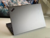 Lenovo ThinkPad T16 5.ª generación con AMD