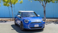 exterior del Mini Cooper Eléctrico 2024 (Fuente: CAR Magazine)
