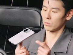 Otra filtración muestra la supuesta parte trasera rediseñada del OnePlus 13T (Fuente de la imagen: 纵有西风起 en Weibo)