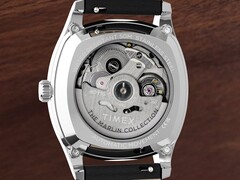 Vista posterior del Timex Marlin Chatham Automatic que muestra su movimiento automático Miyota a través del fondo transparente de la caja