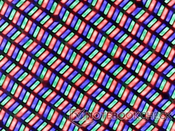Los subpíxeles son crujientes para una experiencia visual limpia y sin granos.