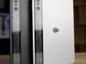 La RedMagic Gaming Tablet 3 Pro estará disponible en dos opciones de color en el momento de su lanzamiento. (Fuente de la imagen: RedMagic)