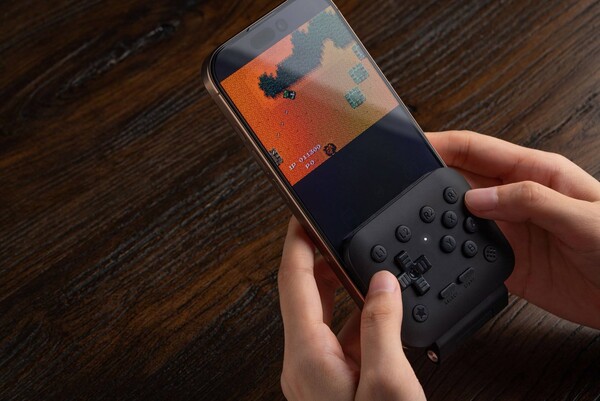 El 8BitDo FlipPad EDC Black Edition estará disponible en exclusiva en la página web de 8BitDo.