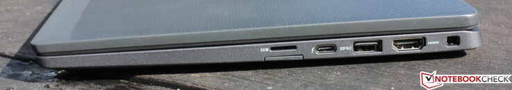 Derecha: MicroSD, marcador de posición de la tarjeta eSim (no utilizable), USB Tipo-C con Thunderbolt 4, USB 3.0 Tipo-A, HDMI 2.0, Noble Lock