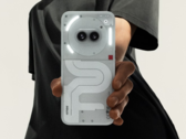 Nada ha revelado ahora el Teléfono (2a) en blanco con botones de encendido en contraste de color. (Fuente de la imagen: @rquandt)