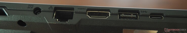 Lado izquierdo: Alimentación, RJ45-LAN, HDMI 2.1, USB-A 3.2 Gen1, USB-C 3.2 Gen1 (incl. DP 1.4 y PD 3.0)