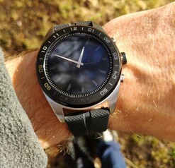Uso del Reloj LG Watch W7 al aire libre bajo el sol