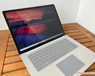 La serie Surface Laptop necesita una renovación de diseño, en la imagen el Surface Laptop 5 15. (Fuente de la imagen: Notebookcheck)
