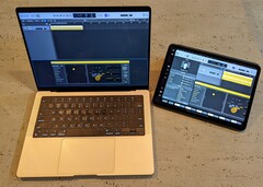 La funcionalidad de la Touch Bar vive en el nuevo MacBook Pro a través de Sidecar. (Imagen: Notebookcheck)