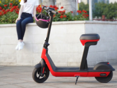 La Fucare HU3 Pro puede conducirse como una minibicicleta con asiento o como un scooter eléctrico. (Fuente de la imagen: Fucare)