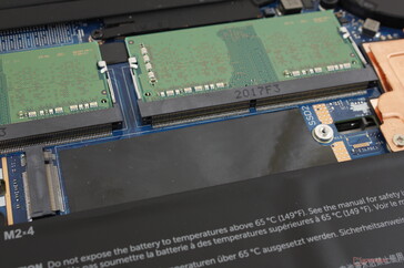 Mientras que la última generación de XPS 15 tenía sólo una ranura M.2, el XPS 15 9500 tiene dos