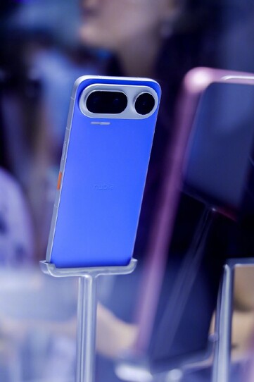 El NaviX Ultra en azul.