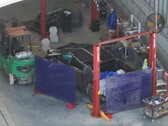 Tomas aéreas del Tesla Cybertruck realizadas por un dron confirman que las pruebas de choque están, al menos parcialmente, en marcha. (Fuente de la imagen: @JoeTegtmeyer en X)