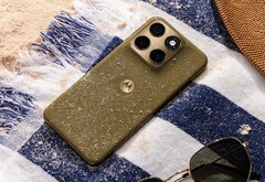 La Motorola Edge 2026 tiene una llamativa parte trasera con una superficie de tela.