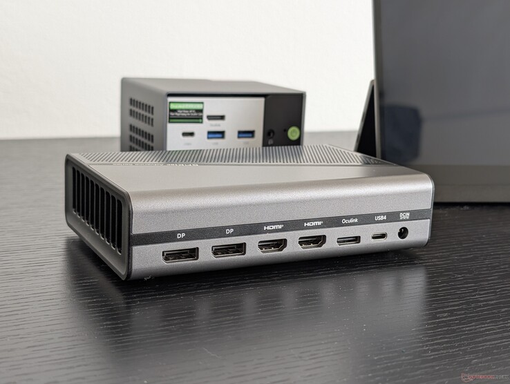 2x DisplayPort 2.0 (4K120), 2x HDMI 2.1 (4K120), OcuLink (PCIe4 x4), USB-C 4.0 (100 W Power Delivery, sin DisplayPort), adaptador de CA