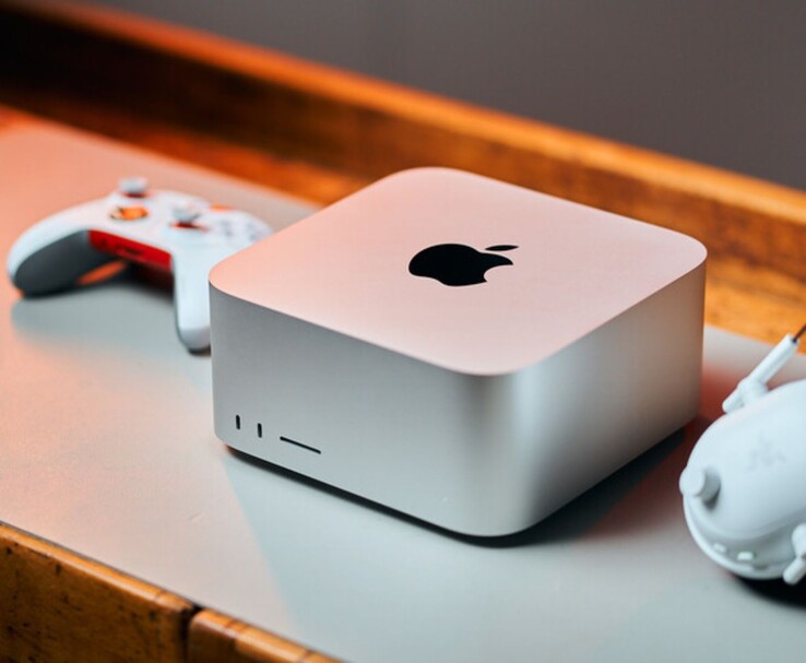 Apple Escritorio Mac Studio colocado sobre un escritorio (Fuente de la imagen: Notebookcheck)