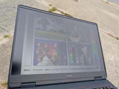 Al aire libre, bajo un cielo nublado pero luminoso