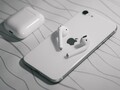 No esperes que un nuevo iPhone SE llegue a principios del año que viene, según Ming-Chi Kuo. (Fuente de la imagen: AB)