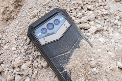 El Doogee V Max está disponible en tres colores e incluye Android 12. (Fuente de la imagen: Doogee)