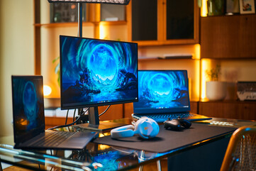 Una opción asequible: El Alienware AW2726DM ofrece un contraste QD-OLED impactante y una frecuencia de 240 Hz a un precio mucho más bajo, lo que lo convierte en una sólida opción de pantalla externa para los portátiles de juegos.