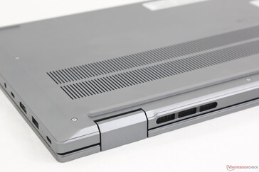 La placa inferior es fácilmente desmontable con sólo un destornillador Torx