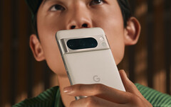 El Pixel 8 Pro y su hermano pequeño han recibido algunas correcciones de errores con sus actualizaciones de febrero de 2024. (Fuente de la imagen: Google)