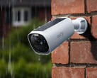 La eufyCam E40 de Anker (en la imagen) con panel solar se ha lanzado en Europa. (Fuente de la imagen: eufy)