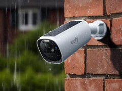 La eufyCam E40 de Anker (en la imagen) con panel solar se ha lanzado en Europa. (Fuente de la imagen: eufy)