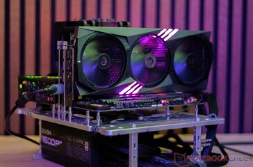 La MSI GeForce RTX 4060 Ti Gaming X Trio 8G durante nuestra prueba de emisión de ruido