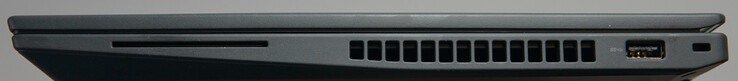 Conexiones a la derecha: Lector de tarjetas inteligentes, USB-A (5 Gbit/s), bloqueo Kensington