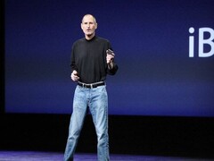 Steve Jobs era famoso por llevar jerseys de cuello alto prácticamente todo el tiempo. (Fuente: Business Insider)