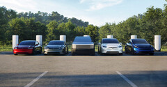 Model Y, Cybertruck, Model 3 y Model S/X alineados en una estación de Supercargadores. (Fuente de la imagen: Tesla)