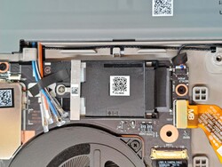 Preparado para WWAN con antenas preinstaladas (fuente de la imagen: Notebookcheck)