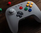 El mando Bluetooth 8bitDo 64 gris clásico cuesta más que los demás colores. (Fuente de la imagen: 8BitDo)