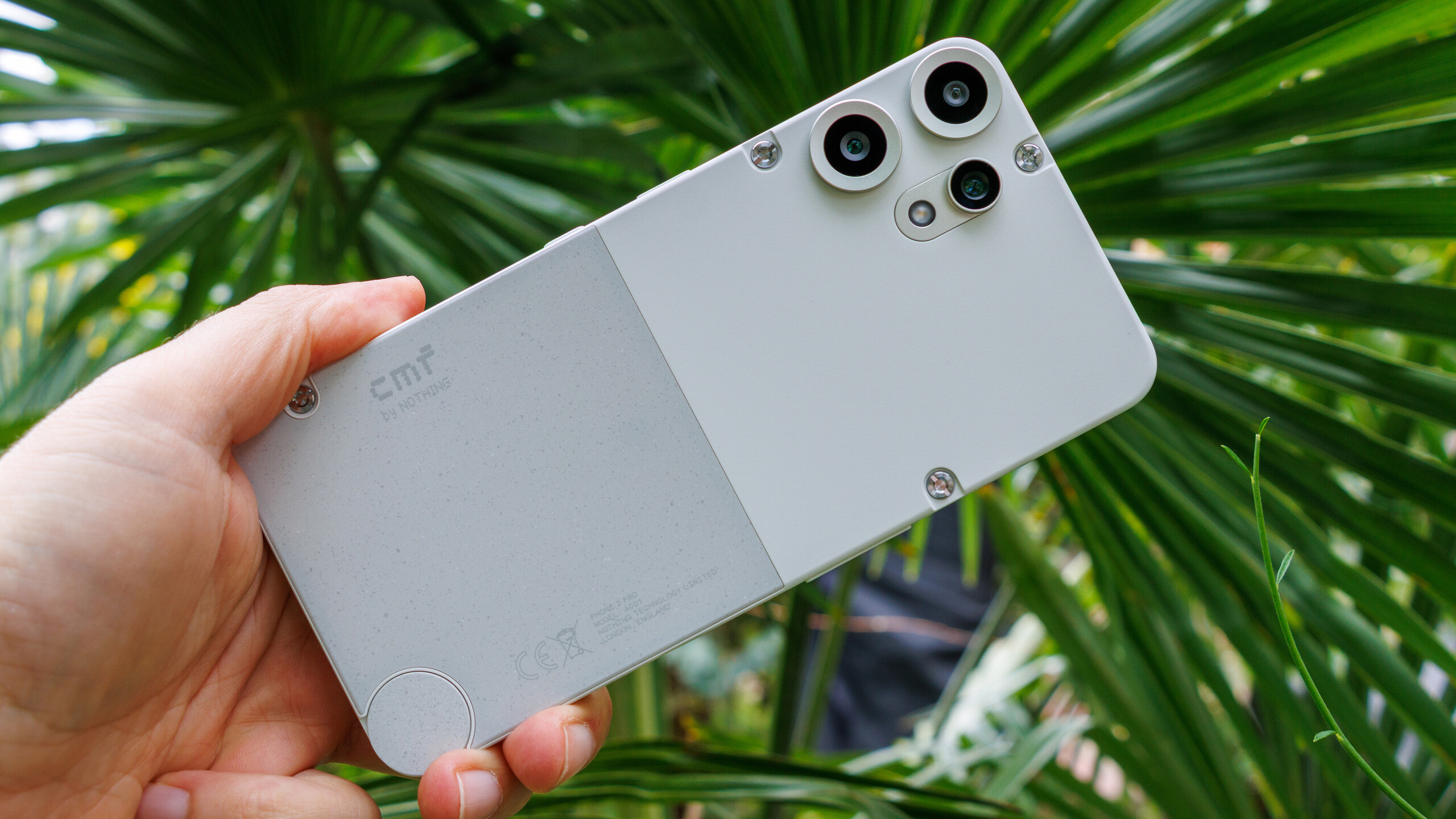 Menos modular, pero aún así excepcional - Revisión del CMF Phone 2 Pro ...