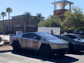 El Cybertruck en su versión RC_BUILD ENGINEERING PROTOTYPE (Fuente de la imagen: Tesla Uber Guy)