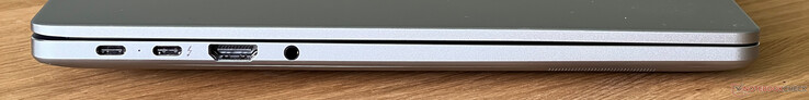 Izquierda: USB-C 3.2 Gen 1 (5 Gbit/s, modo DisplayPort ALT, Power Delivery), USB-C 4.0 con Thunderbolt 4 (40 Gbit/s, modo DisplayPort ALT, Power Delivery), HDMI 2.0, audio de 3,5 mm