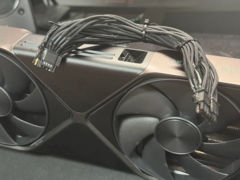 Hay más en la historia de la RTX 5090 fundida de lo que parece (fuente de la imagen: Reddit)