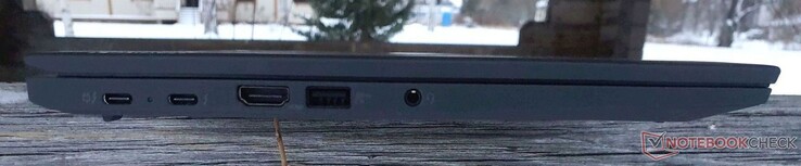 Izquierda: 2x Thunderbolt 4, HDMI 2.0b, USB-A 3.2 Gen 1, toma de audio