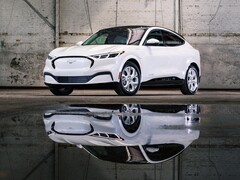 El Ford Mustang Mach-E se vendió anteriormente con tremendas pérdidas para Ford, una práctica que el fabricante de automóviles quiere evitar en el futuro. (Fuente de la imagen: Ford)