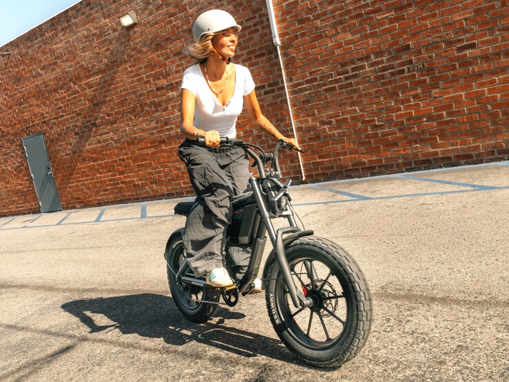 La bicicleta eléctrica Segway Xyber Air ayuda a los ciclistas con asistencia de arranque en pendientes y control de descenso en pendientes.