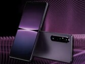 Los renders filtrados recientemente del Sony Xperia 1 V revelan que es prácticamente un clon del Xperia 1 IV. (Fuente de la imagen: @OnLeaks y Sony - editado)