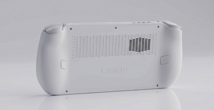 El Legion C700 mide 293 x 117 x 15 mm.