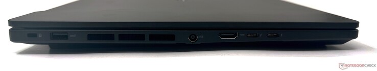 Izquierda: ranura de bloqueo Kensington, USB 3.2 Gen2 Tipo-A, entrada de CC, salida HDMI 2.1, 2x Thunderbolt 4