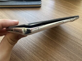 Muchos usuarios de Pixel 7 y Pixel 7 Pro han informado del problema de hinchazón de la batería. En la imagen: foto de uno de los usuarios afectados. (Fuente de la imagen: Foro de soporte de Google)