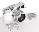 La Leica "Papa Francisco" M-A telémetro de 35 mm es una copia única de esta clásica cámara de película totalmente mecánica. (Fuente de la imagen: Leica)