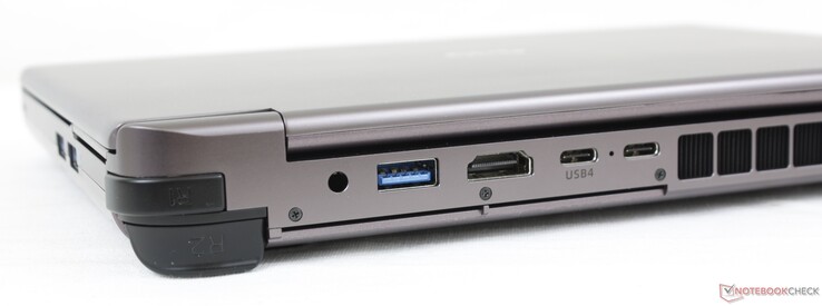 Trasera: USB-A 3.2 Gen. 2, HDMI 2.1, USB-C 4 con DisplayPort + Power Delivery, USB-C con Thunderbolt 4 + DisplayPort + Power Delivery