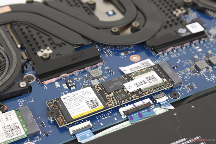 Admite hasta una SSD M.2 PCIe4 x4 NVMe interna únicamente